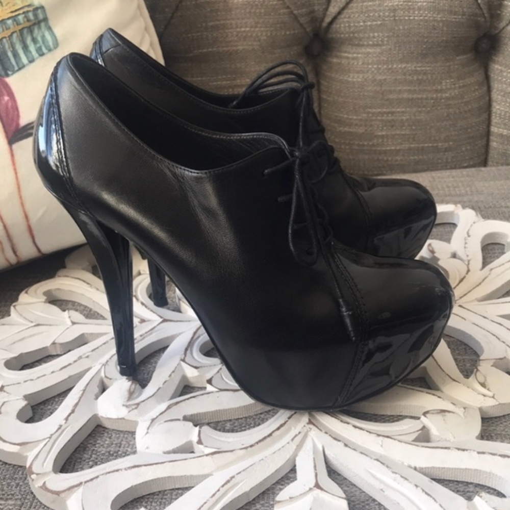 Stuart Weitzman Patent Leather Heels Shoes 6